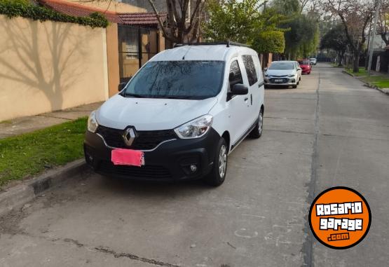 Utilitarios - Renault Kangoo express 2023 Nafta 75000Km - En Venta