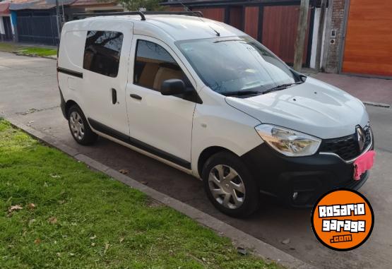 Utilitarios - Renault Kangoo express 2023 Nafta 75000Km - En Venta