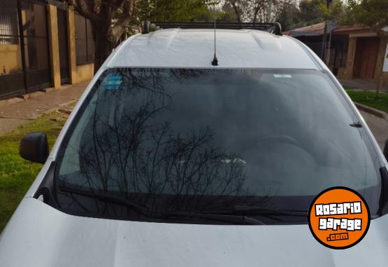 Utilitarios - Renault Kangoo express 2023 Nafta 75000Km - En Venta