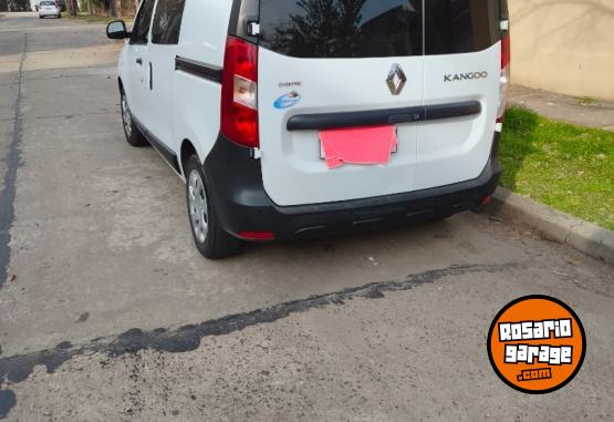 Utilitarios - Renault Kangoo express 2023 Nafta 75000Km - En Venta