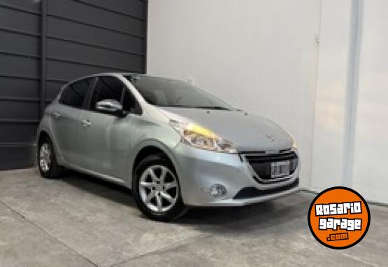Autos - Peugeot 208 Allure Touch Screen 2015 Nafta 100000Km - En Venta