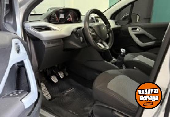 Autos - Peugeot 208 Allure Touch Screen 2015 Nafta 100000Km - En Venta