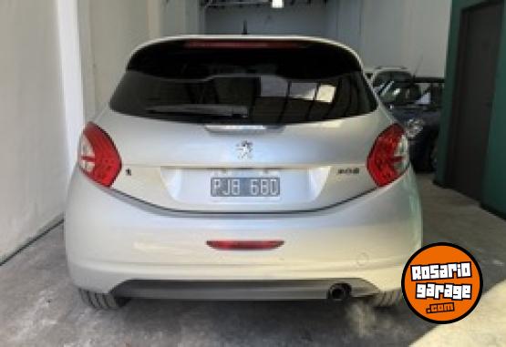 Autos - Peugeot 208 Allure Touch Screen 2015 Nafta 100000Km - En Venta