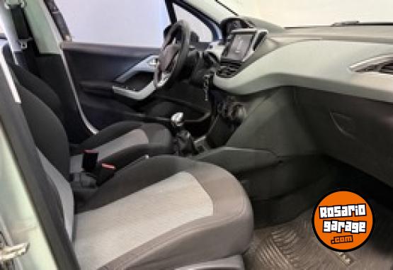 Autos - Peugeot 208 Allure Touch Screen 2015 Nafta 100000Km - En Venta