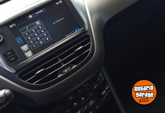 Autos - Peugeot 208 fellini 2017 Nafta 123000Km - En Venta