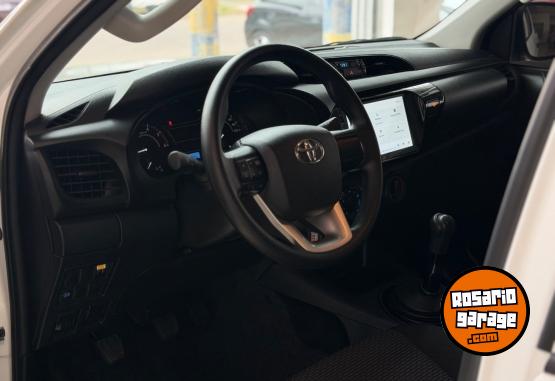 Camionetas - Toyota Hilux DX 4x2 2025 Diesel 19000Km - En Venta