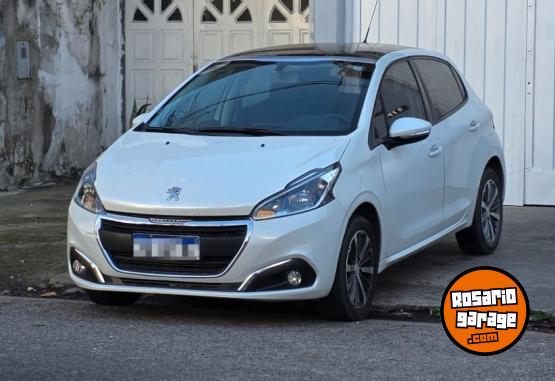 Autos - Peugeot 208 2017 Nafta 68000Km - En Venta