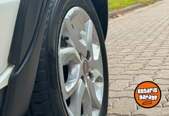 Autos - Fiat Mobi Kwid 2018 GNC 172000Km - En Venta