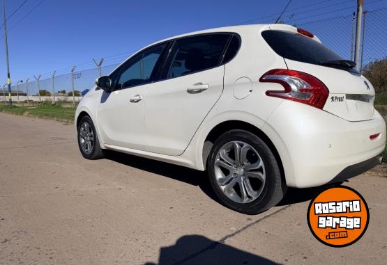 Autos - Peugeot 208 Feline 2014 Nafta 180000Km - En Venta