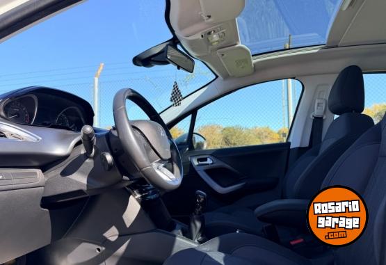 Autos - Peugeot 208 Feline 2014 Nafta 180000Km - En Venta