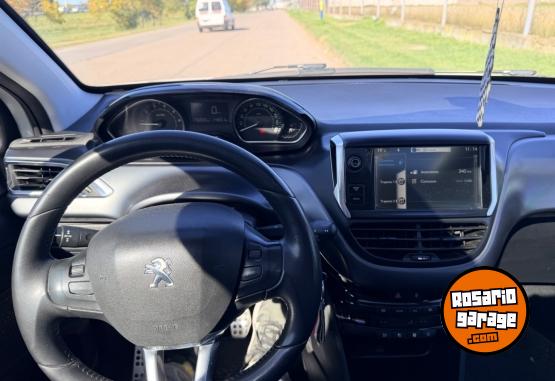 Autos - Peugeot 208 Feline 2014 Nafta 180000Km - En Venta