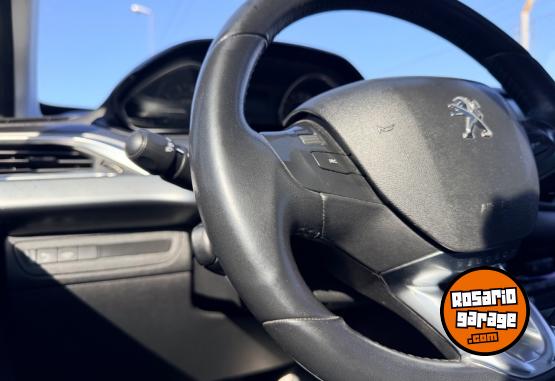Autos - Peugeot 208 Feline 2014 Nafta 180000Km - En Venta
