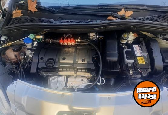 Autos - Peugeot 208 Allure touchrcreen 2014 Nafta 130000Km - En Venta