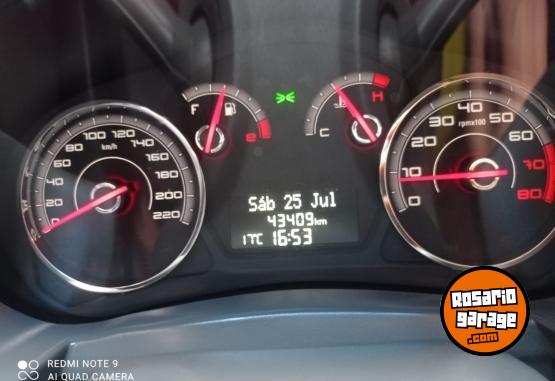 Autos - Fiat Grand Siena 2015 Nafta 44000Km - En Venta