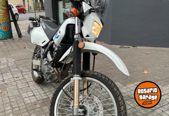 Motos - Suzuki DR 650 2024 Nafta 3200Km - En Venta
