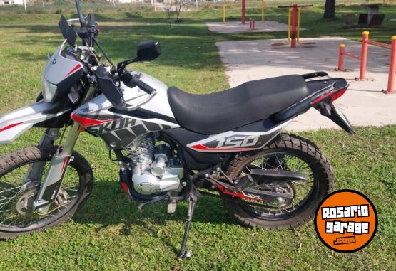 Motos - Motomel SKUA SILVER EDITION V6 2025 Nafta 9000Km - En Venta