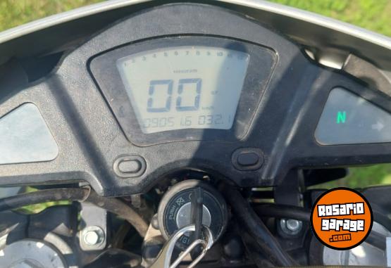 Motos - Motomel SKUA SILVER EDITION V6 2025 Nafta 9000Km - En Venta