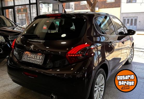 Autos - Peugeot 208 2019 Nafta 60000Km - En Venta