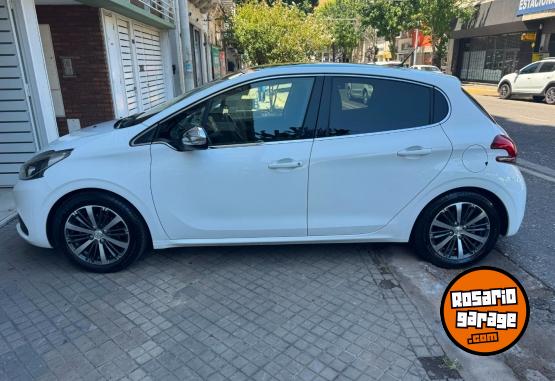 Autos - Peugeot 208 Allure Plus HDI 2018 Diesel 82000Km - En Venta