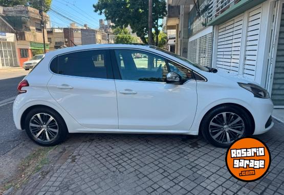 Autos - Peugeot 208 Allure Plus HDI 2018 Diesel 82000Km - En Venta