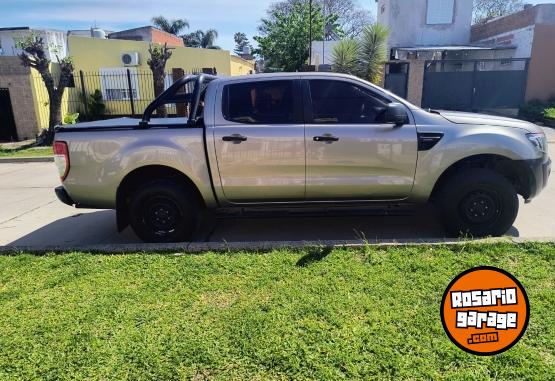 Camionetas - Ford Ranger 4x2 nafta 2013 GNC 180000Km - En Venta
