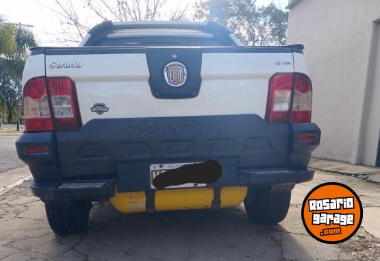 Camionetas - Fiat Strada Adventure 2013 GNC 180000Km - En Venta