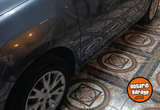 Autos - Renault Logan 2021 GNC 98800Km - En Venta
