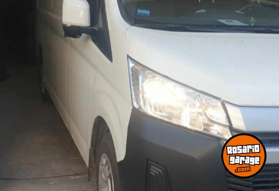 Utilitarios - Toyota 2023 2023 Diesel 17890Km - En Venta