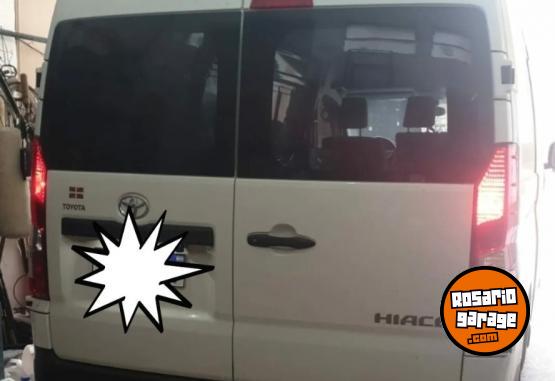 Utilitarios - Toyota 2023 2023 Diesel 17890Km - En Venta