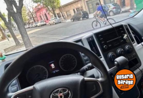Utilitarios - Toyota Hiace H2L2 Furgon TDI 2.8 2023 Diesel 17890Km - En Venta