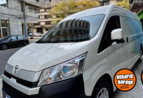 Utilitarios - Toyota Hiace H2L2 Furgon TDI 2.8 2023 Diesel 17890Km - En Venta