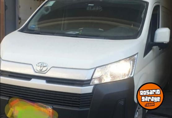 Utilitarios - Toyota Hiace H2L2 Furgon TDI 2.8 2023 Diesel 17890Km - En Venta