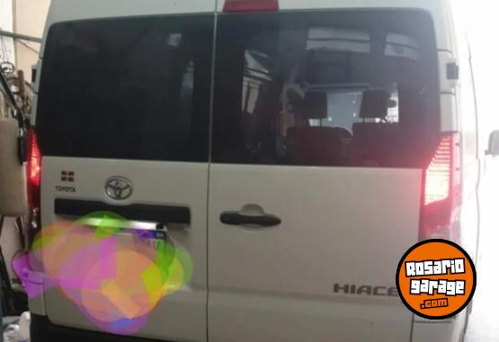 Utilitarios - Toyota Hiace H2L2 Furgon TDI 2.8 2023 Diesel 17890Km - En Venta