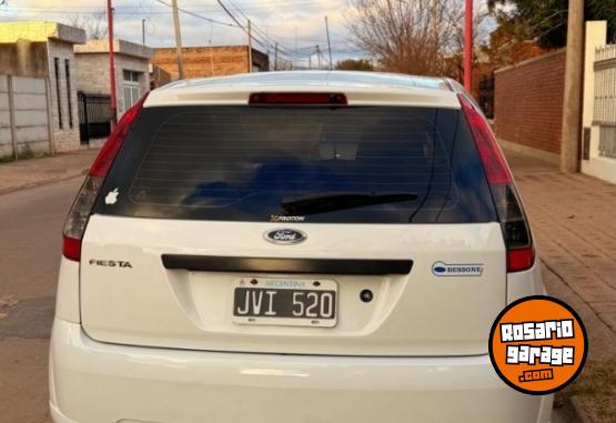 Autos - Ford FIESTA 5 PUERTAS 2011 Nafta 84000Km - En Venta