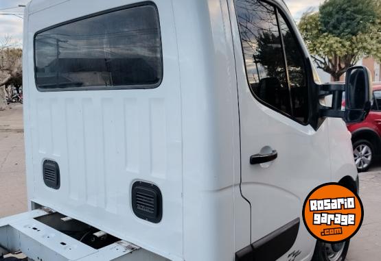 Utilitarios - Renault Master 2017 Diesel 155000Km - En Venta