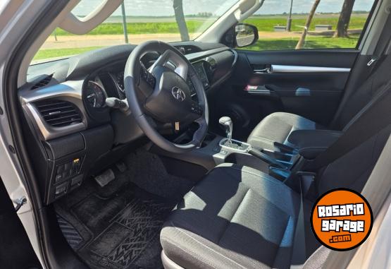 Camionetas - Toyota Hilux SR 2025 Diesel 4000Km - En Venta
