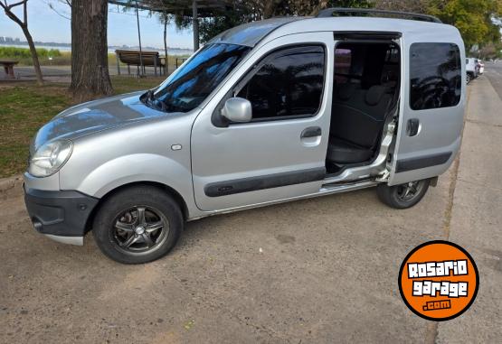 Utilitarios - Renault Kangoo autentique plus 2017 GNC 126000Km - En Venta