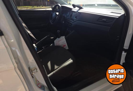 Autos - Volkswagen Polo 2021 Nafta 130000Km - En Venta