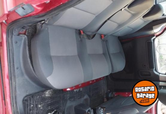 Utilitarios - Peugeot Partner patagonica 2012 Diesel 200000Km - En Venta