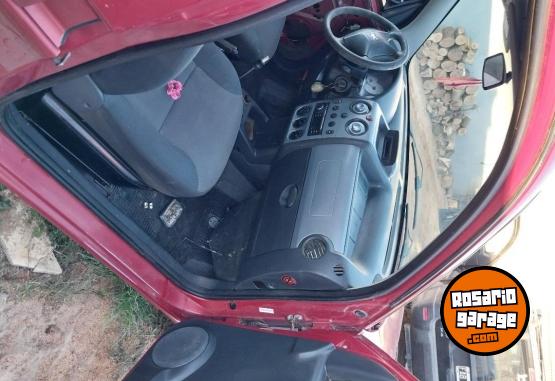 Utilitarios - Peugeot Partner patagonica 2012 Diesel 200000Km - En Venta