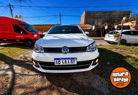 Autos - Volkswagen Voyage 2017 Nafta 100000Km - En Venta