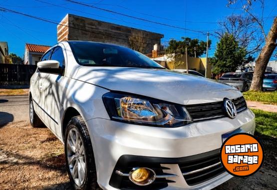 Autos - Volkswagen Voyage 2017 Nafta 100000Km - En Venta