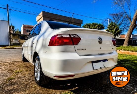Autos - Volkswagen Voyage 2017 Nafta 100000Km - En Venta