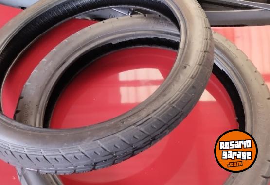 Accesorios para Motos - Vendo escapé y cubiertas - En Venta