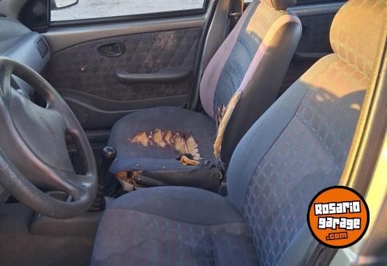 Autos - Fiat Palio 2000 Nafta 200000Km - En Venta