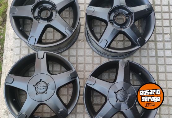 Accesorios para Autos - Llantas 14 Estrella Chevrolet Corsa Muy buenas. $350.000 las 4. NO BAJO PRECIO - En Venta