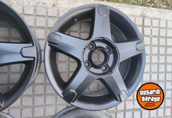 Accesorios para Autos - Llantas 14 Estrella Chevrolet Corsa Muy buenas. $350.000 las 4. NO BAJO PRECIO - En Venta
