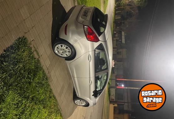 Autos - Ford Fiesta Kinetic S 2014 Nafta 118000Km - En Venta