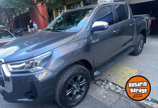 Camionetas - Toyota Hilux srv 4x2 2022 Diesel 60000Km - En Venta
