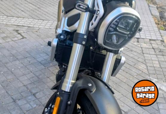 Motos - Voge 500 AC 2024 Nafta 3100Km - En Venta